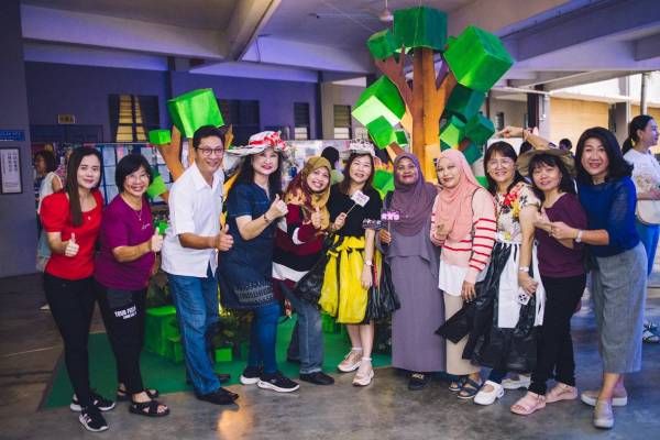 吉华K校教师宴环保布置 充满爱心创意